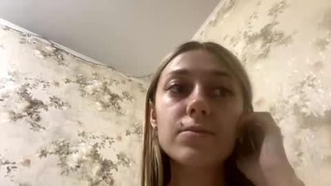 Snapshot of viktoria9898 chatting on 07-12-26, 10:23 Sweett online show from 07-12-26, 10:23