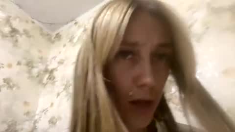 Snapshot of viktoria9898 chatting on 07-19-26, 09:07 Sweett online show from 07-19-26, 09:07
