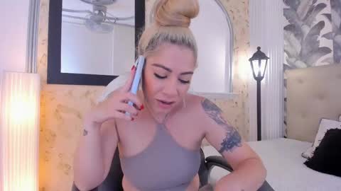 Snapshot of viktoria_davis_ chatting on 01-13-25, 04:41 Viktoria online show from 01-13-25, 04:41