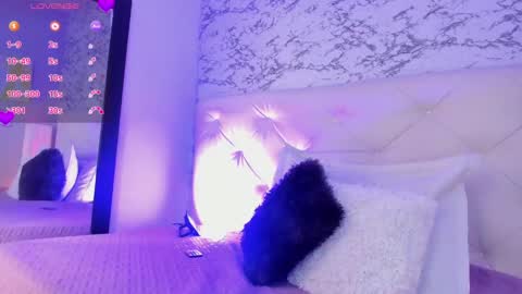 Snapshot of viktoria_davis_ chatting on 03-04-25, 01:12 Viktoria online show from 03-04-25, 01:12