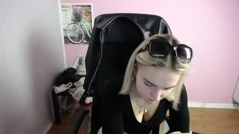 viktoria_lovely online show from 04-28-26, 05:34