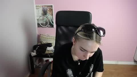 viktoria_lovely online show from 05-05-26, 06:21