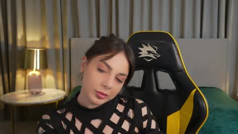 Snapshot of viktoria_storm chatting on 12-03-24, 08:39 Alisa online show from 12-03-24, 08:39