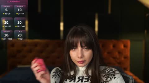 Snapshot of viktoria_storm chatting on 12-13-24, 03:43 Alisa online show from 12-13-24, 03:43