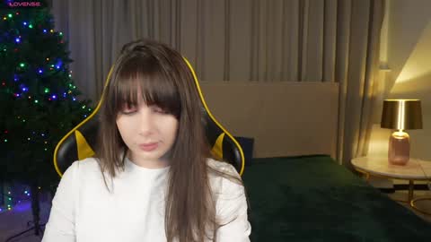 Snapshot of viktoria_storm chatting on 12-14-24, 07:57 Alisa online show from 12-14-24, 07:57