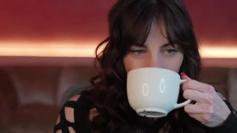 Snapshot of viktoria_storm chatting on 01-05-25, 01:26 Alisa online show from 01-05-25, 01:26