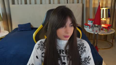 Snapshot of viktoria_storm chatting on 01-07-25, 04:05 Alisa online show from 01-07-25, 04:05