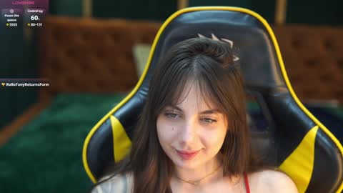 Snapshot of viktoria_storm chatting on 01-11-25, 02:09 Alisa online show from 01-11-25, 02:09