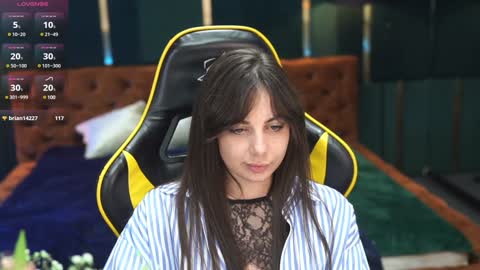 Snapshot of viktoria_storm chatting on 01-15-25, 10:46 Alisa online show from 01-15-25, 10:46