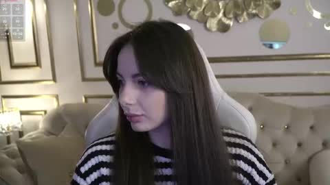 Snapshot of viktoria_storm chatting on 02-07-25, 07:49 Alisa online show from 02-07-25, 07:49