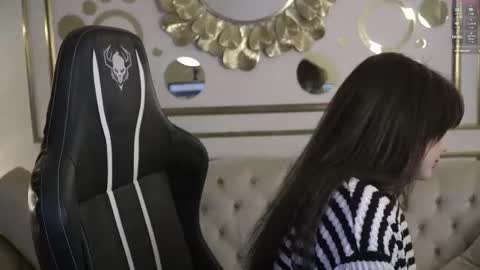 Snapshot of viktoria_storm chatting on 02-07-25, 10:52 Alisa online show from 02-07-25, 10:52