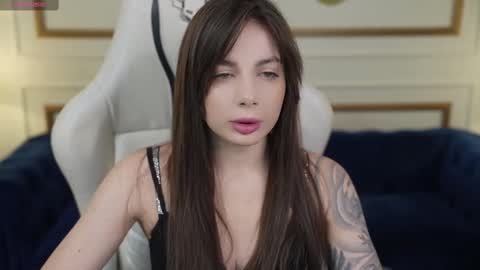 Snapshot of viktoria_storm chatting on 02-23-25, 04:24 Alisa online show from 02-23-25, 04:24