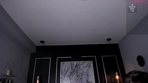 Snapshot of vikypetiteee chatting on 11-17-25, 01:11 Victoria online show from 11-17-25, 01:11