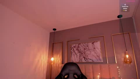 Snapshot of vikypetiteee chatting on 02-06-26, 10:02 Victoria online show from 02-06-26, 10:02