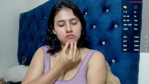 Snapshot of vikysexy28 chatting on 02-14-26, 03:25 vikysexy28 online show from 02-14-26, 03:25