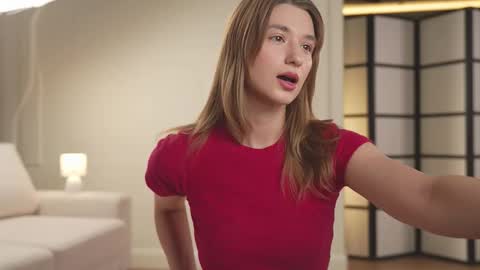 Snapshot of villanelle_l chatting on 10-24-25, 11:39 Lana online show from 10-24-25, 11:39