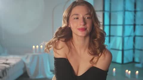 Snapshot of villanelle_l chatting on 10-31-25, 11:00 Lana online show from 10-31-25, 11:00