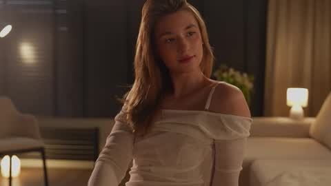 Snapshot of villanelle_l chatting on 11-18-25, 09:47 Lana online show from 11-18-25, 09:47