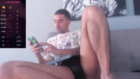 Snapshot of vince_colin chatting on 12-22-24, 02:49 VINCE online show from 12-22-24, 02:49