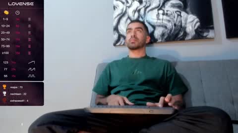 Snapshot of vince_colin chatting on 12-29-24, 11:08 VINCE online show from 12-29-24, 11:08