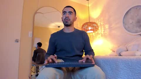 VINCE online show from 11-24-25, 05:40