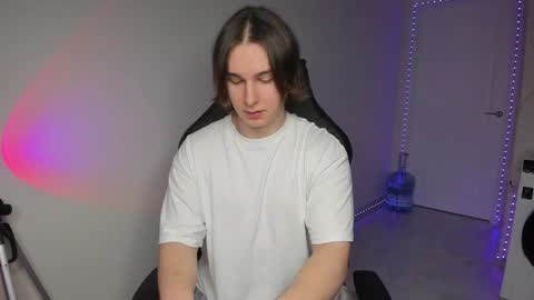 Vincent Strong online show from 12-24-24, 08:33