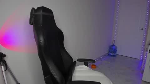 Vincent Strong online show from 01-19-25, 12:28