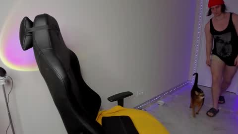 Vincent Strong online show from 03-01-25, 04:37