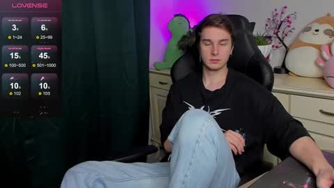 Vincent Strong online show from 09-16-25, 02:18