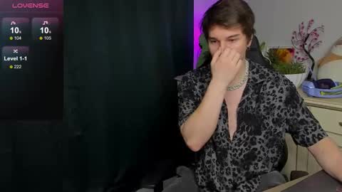 Vincent Strong online show from 10-13-25, 08:58