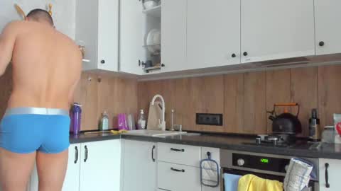 Vincent.  uncut 18cm online show from 03-12-25, 07:35