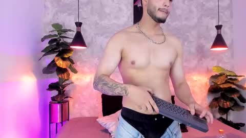 Vincent online show from 10-16-25, 04:13