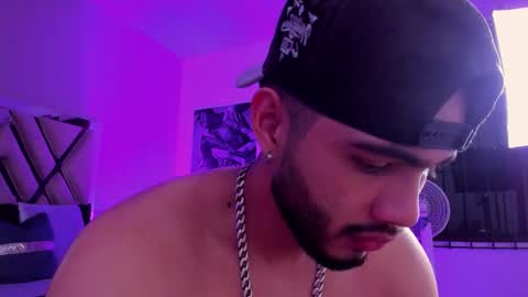 Snapshot of vincentblack_ chatting on 12-20-25, 04:08 Vincent online show from 12-20-25, 04:08