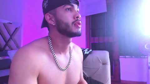 Snapshot of vincentblack_ chatting on 01-11-26, 04:06 Vincent online show from 01-11-26, 04:06