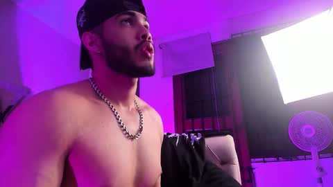 Snapshot of vincentblack_ chatting on 01-13-26, 04:18 Vincent online show from 01-13-26, 04:18