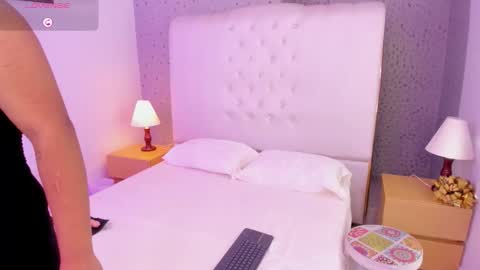 Snapshot of vinksmokee chatting on 03-04-26, 06:58 Vin online show from 03-04-26, 06:58