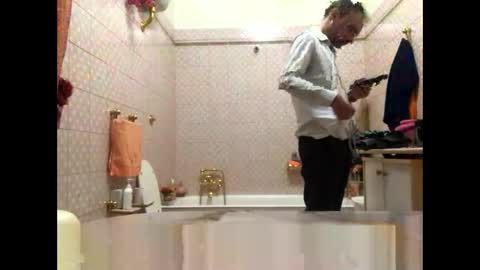 Snapshot of vinmin90 chatting on 05-06-26, 08:25 Zenith online show from 05-06-26, 08:25