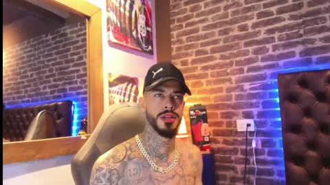 Snapshot of vinzenzrizzo chatting on 09-19-25, 04:36 ---Vinzen--- online show from 09-19-25, 04:36