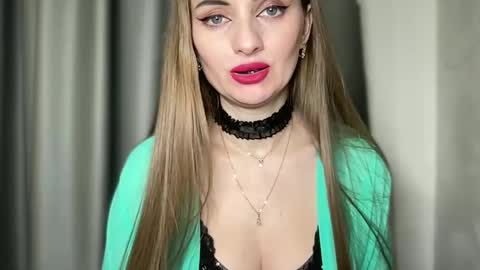 Snapshot of viola_1 chatting on 12-16-24, 01:53 Funny girl online show from 12-16-24, 01:53