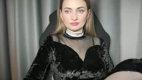 Snapshot of viola_1 chatting on 12-28-24, 08:47 Funny girl online show from 12-28-24, 08:47