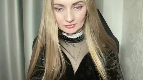 Snapshot of viola_1 chatting on 12-29-24, 02:49 Funny girl online show from 12-29-24, 02:49
