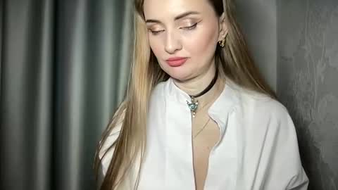 Snapshot of viola_1 chatting on 12-29-24, 07:00 Funny girl online show from 12-29-24, 07:00