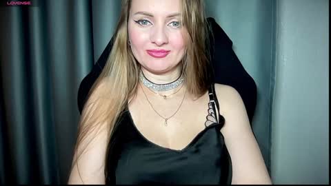 Snapshot of viola_1 chatting on 01-05-25, 05:30 Funny girl online show from 01-05-25, 05:30