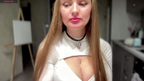 Snapshot of viola_1 chatting on 01-08-25, 04:00 Funny girl online show from 01-08-25, 04:00