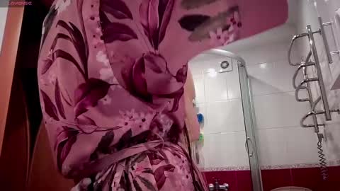 Snapshot of viola_1 chatting on 02-17-25, 06:53 Funny girl online show from 02-17-25, 06:53