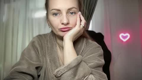 Snapshot of viola_1 chatting on 02-18-25, 10:49 Funny girl online show from 02-18-25, 10:49