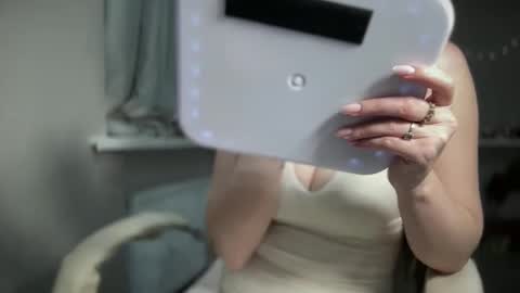 Snapshot of viola_1 chatting on 02-22-25, 10:20 Funny girl online show from 02-22-25, 10:20
