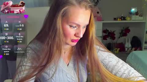 Snapshot of viola_1 chatting on 02-24-25, 09:20 Funny girl online show from 02-24-25, 09:20