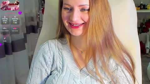 Snapshot of viola_1 chatting on 02-25-25, 12:25 Funny girl online show from 02-25-25, 12:25