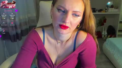 Snapshot of viola_1 chatting on 02-26-25, 12:05 Funny girl online show from 02-26-25, 12:05